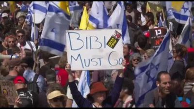 Israeliani in piazza: "si fa la guerra per biechi interessi politici"