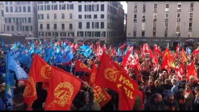 Sciopero generale, la manifestazione dei sindacati a Genova