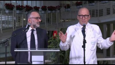 Gemelli: "Il Papa non è attaccato a macchinari, il suo cuore è forte"