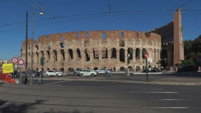 Roma, operaio muore durante i lavori notturni al Colosseo