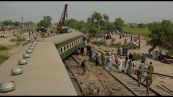 Deraglia di un treno in Pakistan: almeno quattro morti