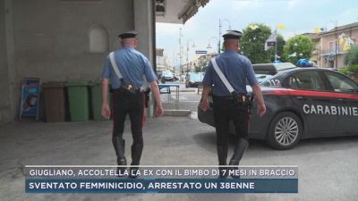 Giugliano, accoltella la ex con il bimbo di 7 mesi in braccio