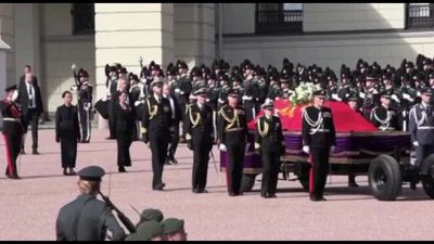 Corteo funebre a Oslo per il re di Norvegia Harald V
