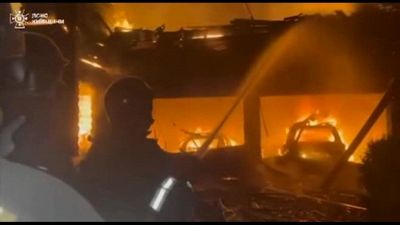 Droni russi attaccano la regione di Kiev, un morto Bucha