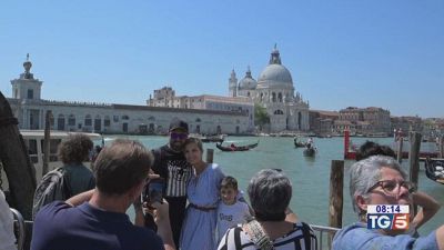 Ponte di primavera tra spiagge e arte