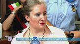 Alessia Pifferi di nuovo in aula: rossetto e rosario al collo