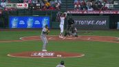 Baseball: la presa pazzesca di Denzel Clarke