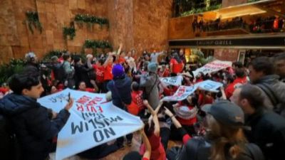 New York, manifestanti pro-palestina prendono d'assalto la Trump Tower