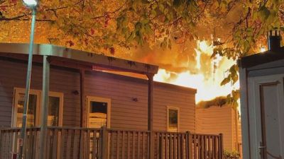 Le casette avvolte dalle fiamme e un'esplosione, paura sul Garda