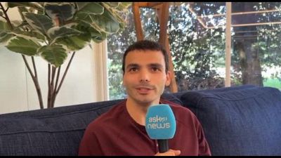 "É un mondo difficile", Mottica tra Carotone e drammi generazionali