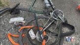 Travolge i ciclisti dopo una lite