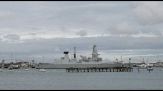 La nave da guerra britannica Dragon salpa verso il Mediterraneo