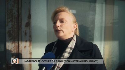 Ladri di case: occupa da 5 anni (con materiali inquinanti)
