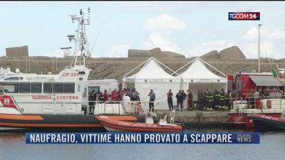 Breaking News delle 21.30 | Naufragio, vittime hanno provato a scappare