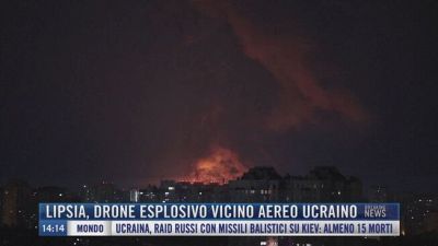 Breaking News delle 14.00 | Lipsia, drone esplosivo vicino aereo ucraino