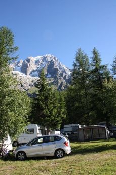CAMPING GRANDES JORASSES Area piazzuole