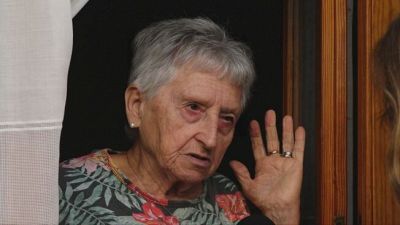 Verdura esposta sulle sedie a Mola di Bari, multe salate e polemiche