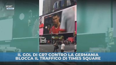 CR7 fa impazzire Times Square
