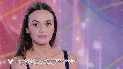 Hande Soral: "La gioia di essere mamma"