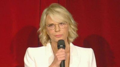 Stasera in tv (19 aprile), Maria De Filippi supera il confronto con Conti: ora è lei la regina del sabato sera