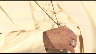 Il Papa è caduto: contusione all'avambraccio destro senza fratture