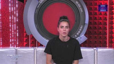 Grande Fratello, Shaila e Lorenzo contro tutti