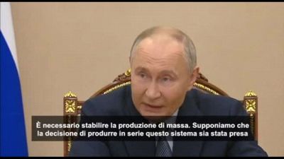 Putin ordina la produzione in serie del missile ipersonico Oreshnik