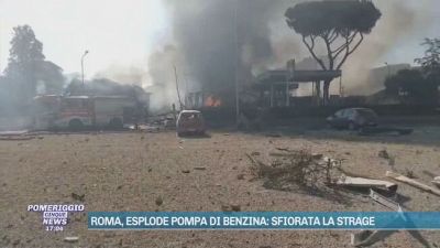 Roma, esplode pompa di benzina