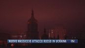 Breaking News delle 21.30 | Nuovo massiccio attacco russo in Ucraina