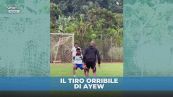Jordan Ayew gioca una partitella all'oratorio in Ghana ma il tiro è horror
