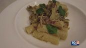 Ziti spezzati con carciofi , pecorino e mentuccia