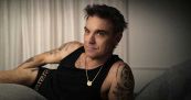 Robbie Williams: arriva la miniserie sull'iconica pop star anni '90