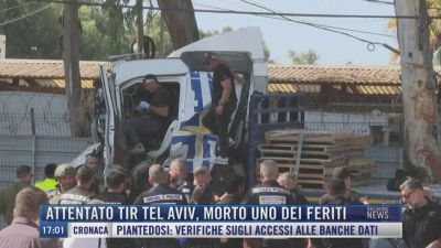 Breaking News delle 17.00 | Attentato tir Tel Aviv, morto uno dei feriti