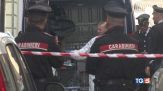 Lancia la figlia dal balcone, bimba muore