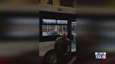 Aggredita sul bus senza un motivo
