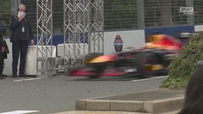 Red Bull a tutto gas per le strade di Tokyo