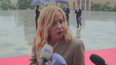 "Come avevamo promesso il governo va avanti sui centri per migranti"