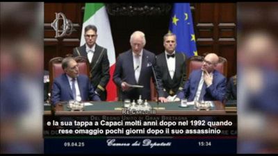 Re Carlo ricorda Falcone, standing ovation alla Camera