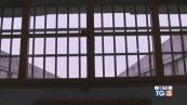 Botte in carcere, agenti sotto accusa