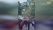 Tifosi del Barcellona cosa fate? Attaccano il bus del… Barcellona!