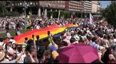 In migliaia al Pride di Budapest: orgoglio Lgbt+ contro i divieti