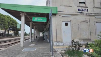 Violentata a 14 anni, indagati due coetanei