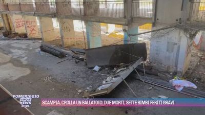 Scampia, crolla un ballatoio: due morti, sette bimbi feriti gravi