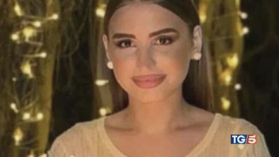 Si opera al naso, muore a 22 anni