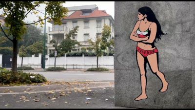 Murale con la studentessa iraniana in intimo al Consolato dell'Iran