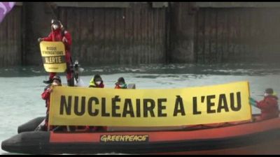 Il blitz di Greenpeace nella centrale nucleare di Gravelines