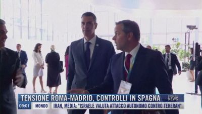 Breaking News delle 09.00 | Tensione Roma-Madrid, controlli in Spagna