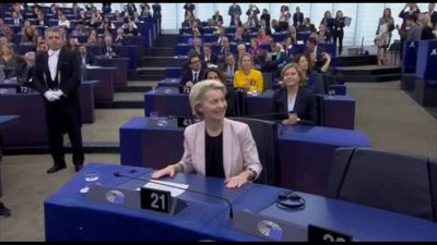 Ue, Europarlamento, "sì" a nuova Commissione von der Leyen