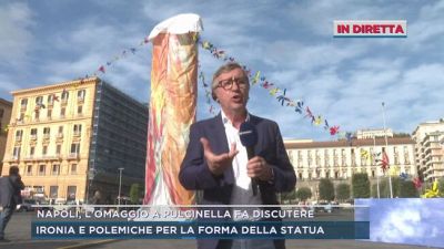Napoli, l'omaggio a Pulcinella fa discutere