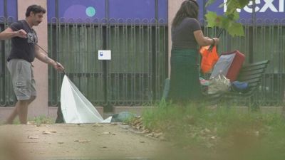 Anna e Raffaele da tre anni vivono in una tenda nel centro di Milano